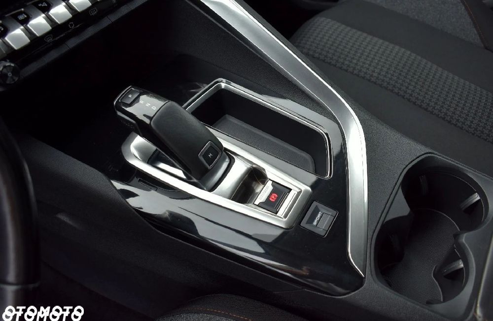 Peugeot 5008 BlueHDi 130 EAT8 Active - 28