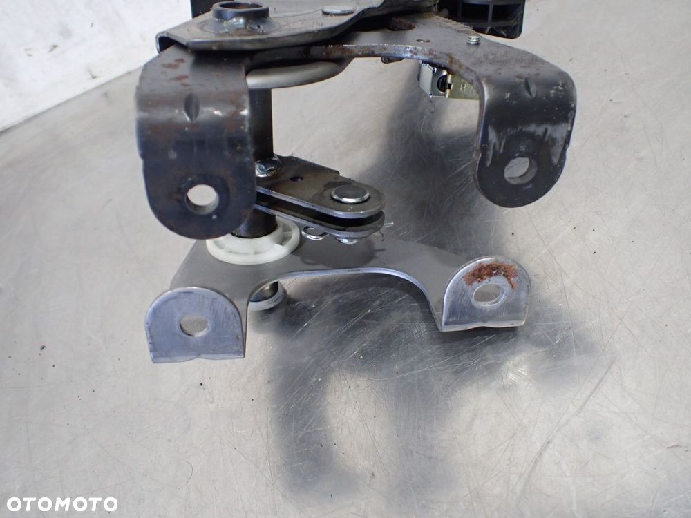 DŹWIGNIA RĘCZNEGO HAMULCA KIA CEED - 3