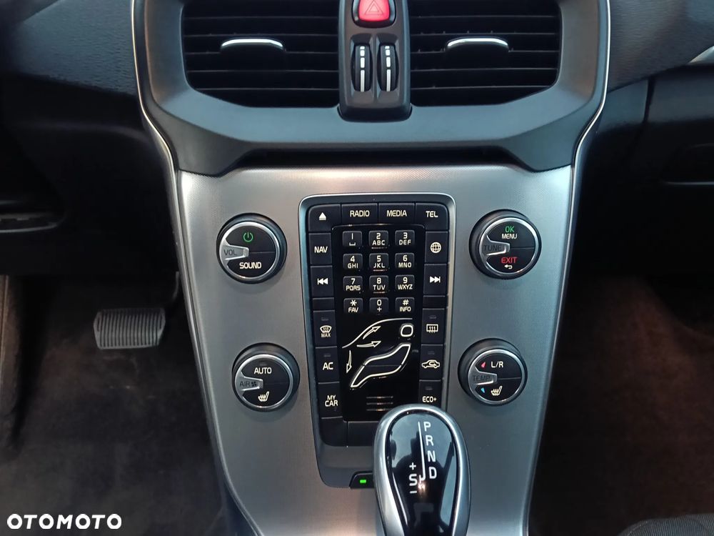 Volvo V40 Cross Country D3 Drive-E SCR Momentum - 19