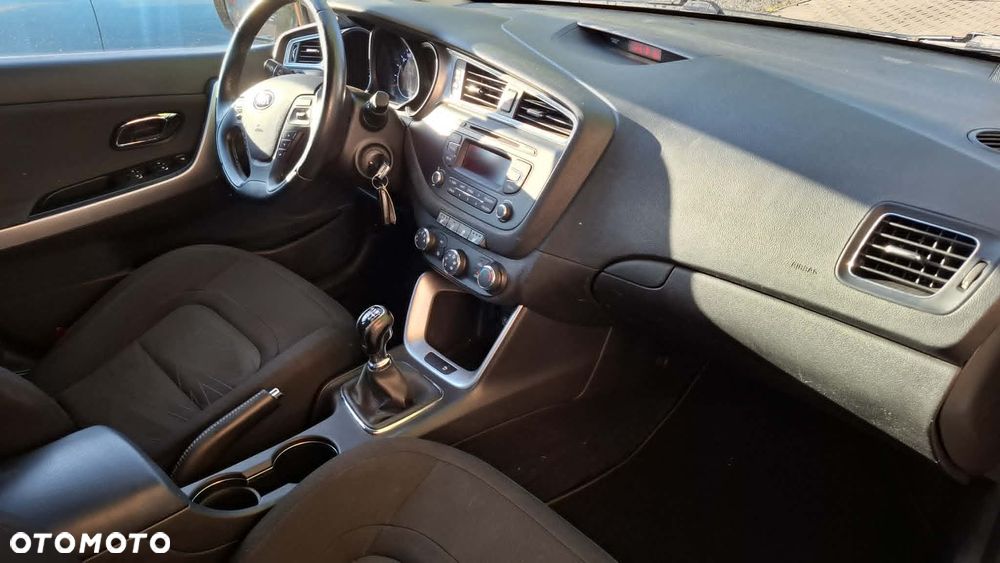 Kia Ceed - 8