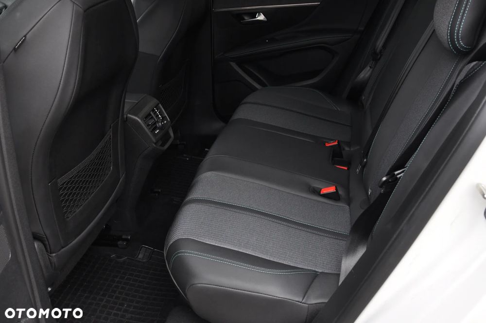 Peugeot 3008 1.2 PureTech Allure Pack S&S EAT8 - 9