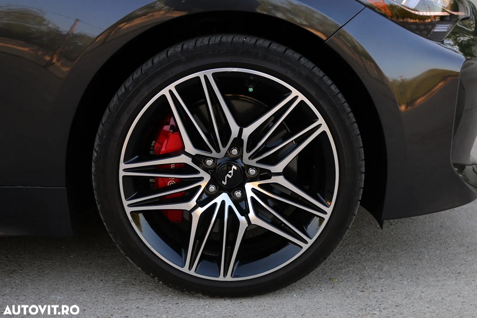 Kia Stinger 3.3 T-GDI AWD GT - 31