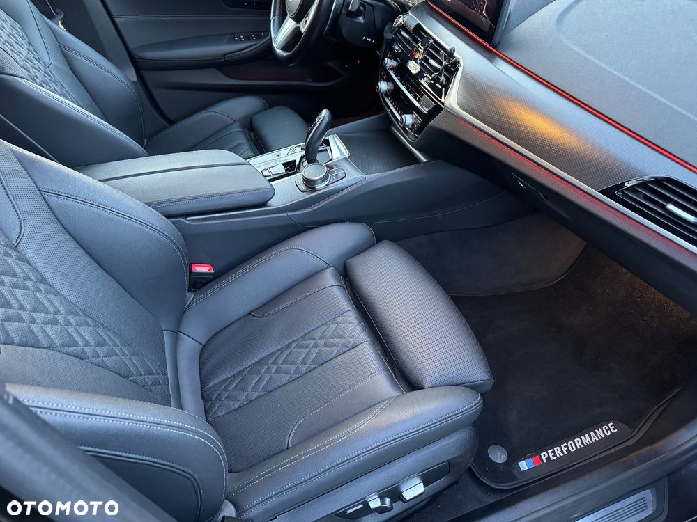 BMW Seria 5 530e xDrive M Sport Edition - 7