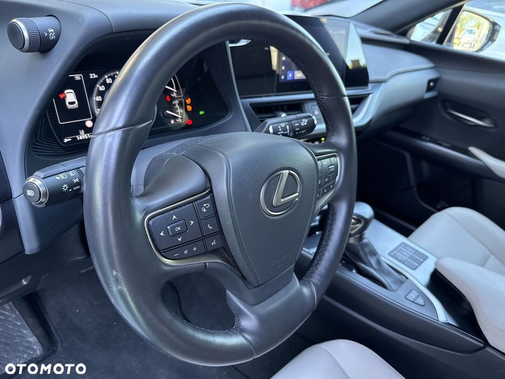 Lexus UX - 13
