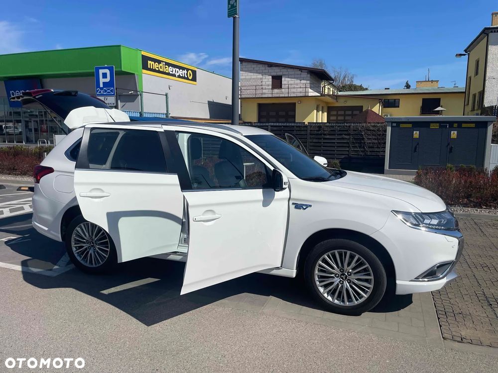 Mitsubishi Outlander - 10