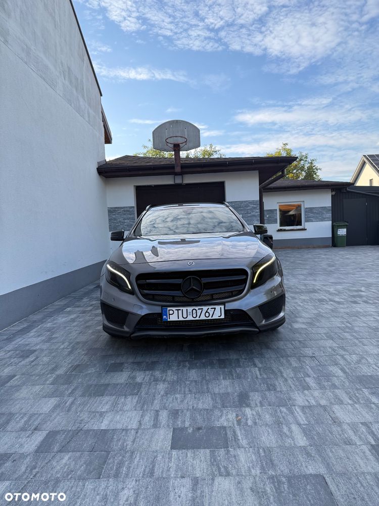 Mercedes-Benz GLA - 2
