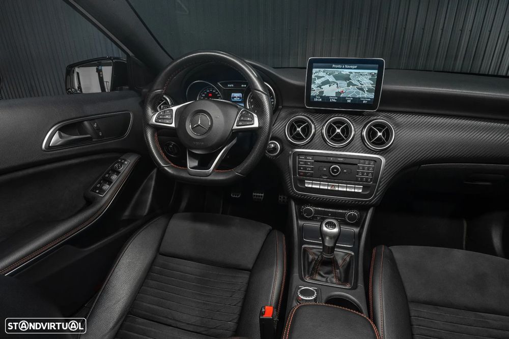 Mercedes-Benz A 180 AMG Line - 10
