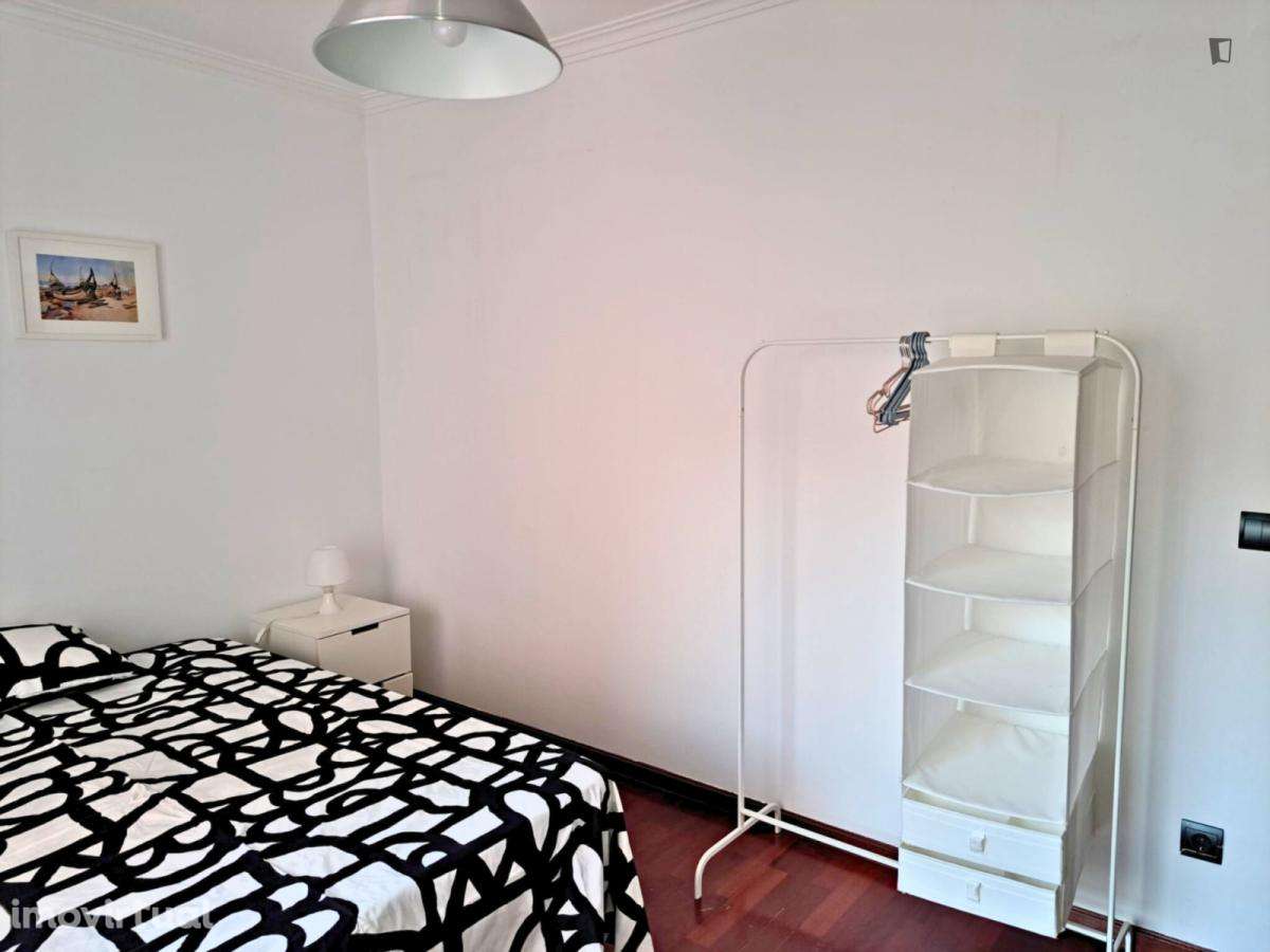 Quarto - localizado em Caparica Lisbon - Grande imagem: 3/23