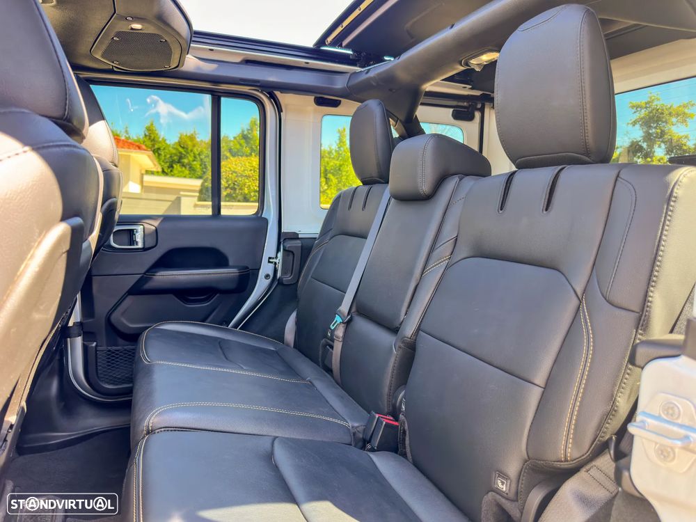 Jeep Wrangler Unlimited - 41
