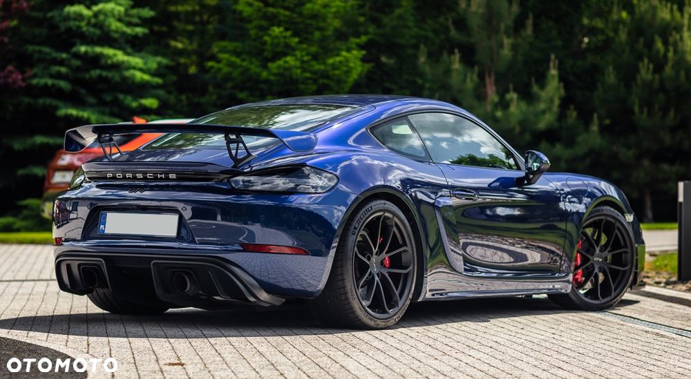 Porsche 718 Cayman GPF GT4 - 13