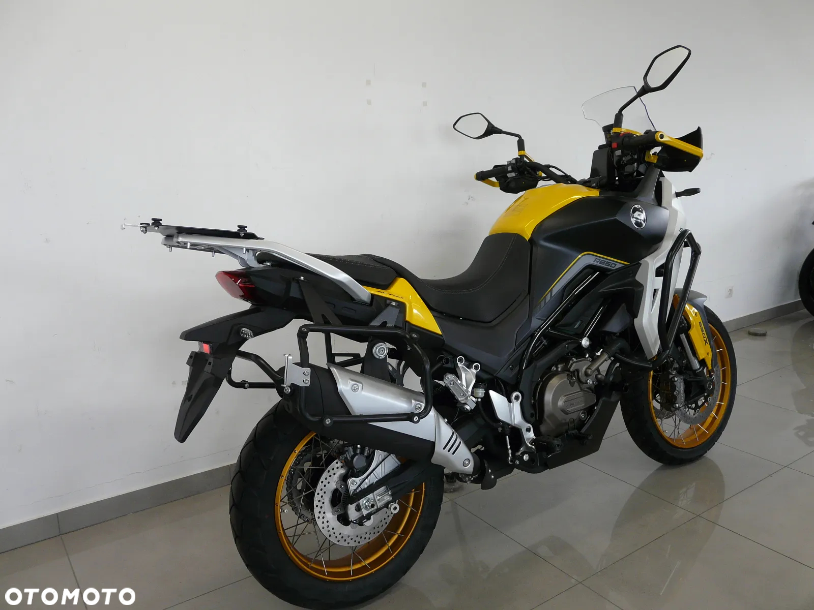 QJMOTOR SVT 650X - 5