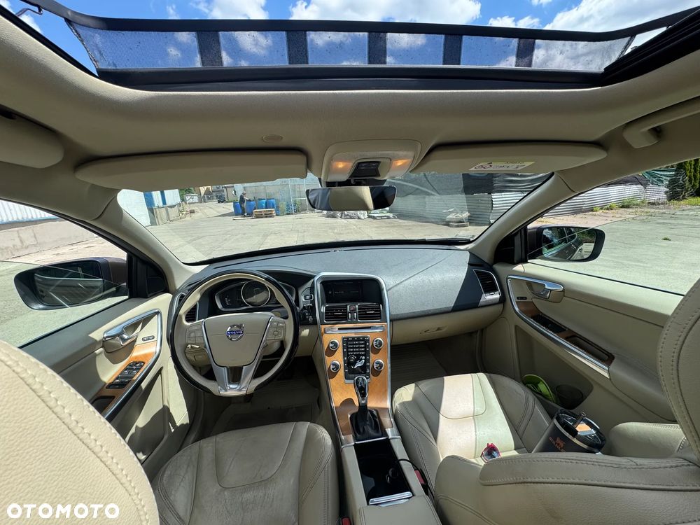 Volvo XC 60 D4 AWD Summum - 4