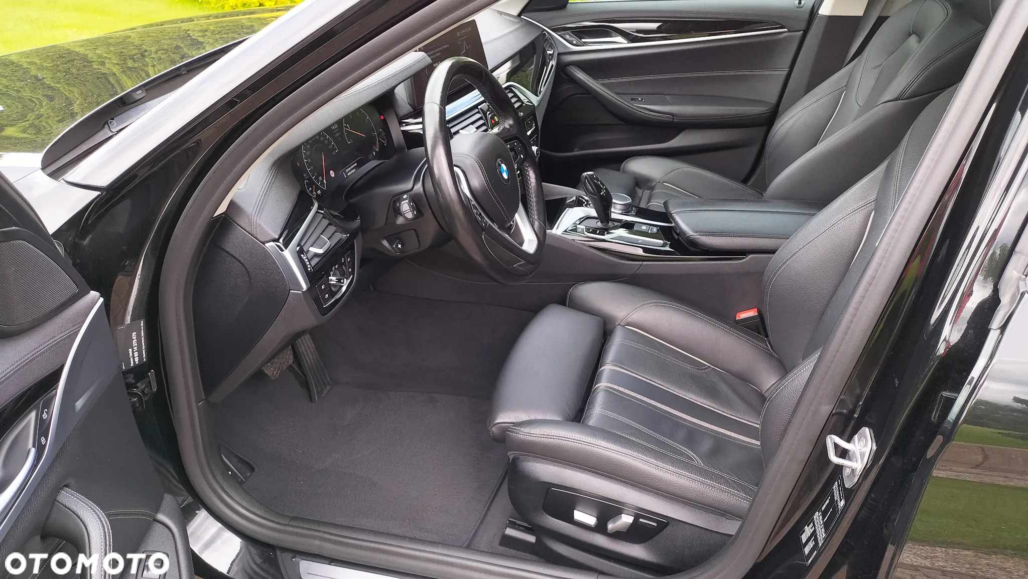 BMW Seria 5 520d Touring Luxury Line - 14