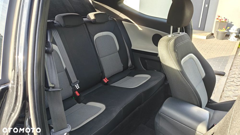 Kia Ceed - 8