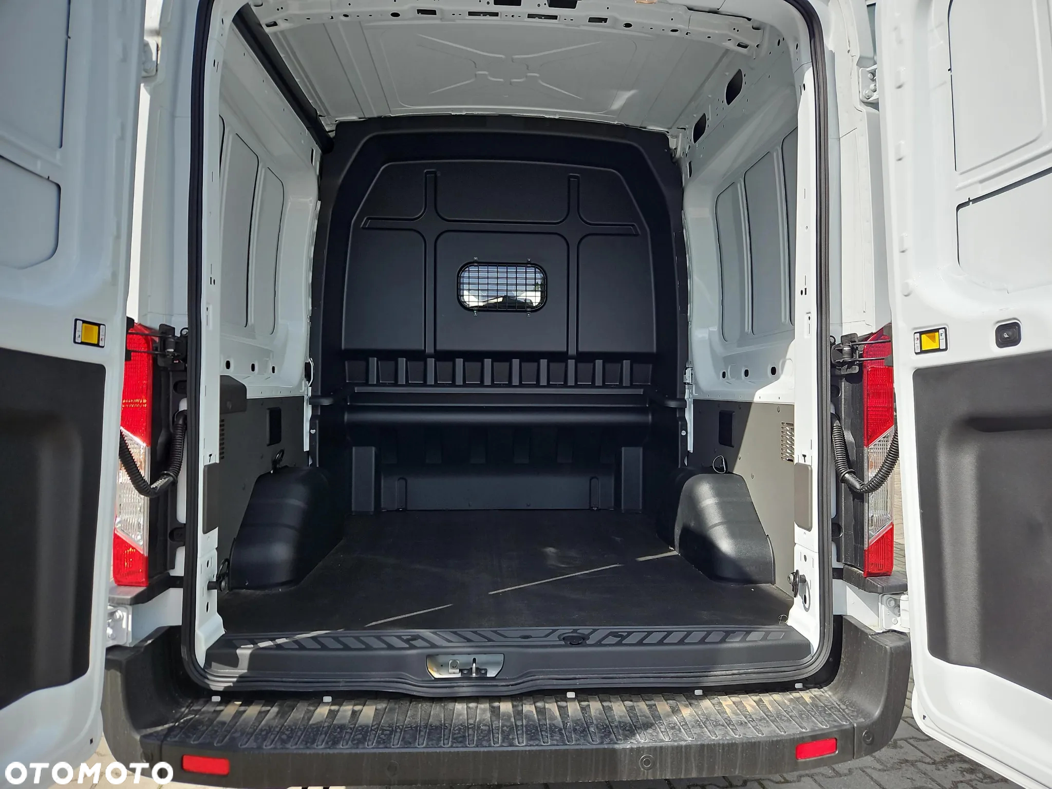 Ford Transit - 13