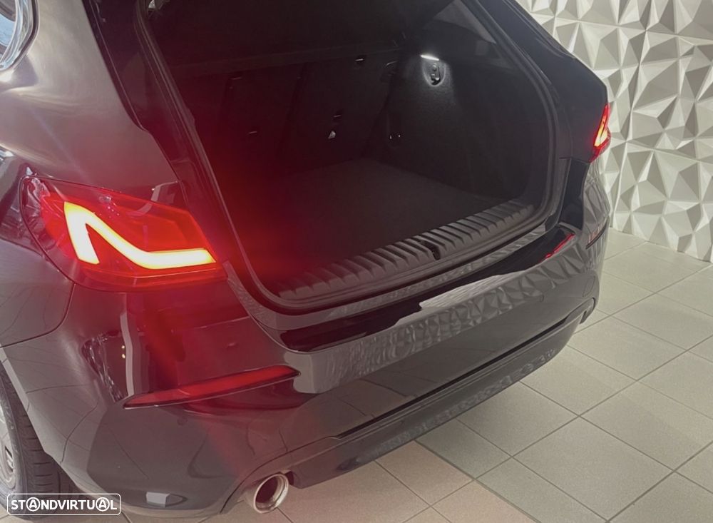 BMW 116 d Line Sport — fotografia 12