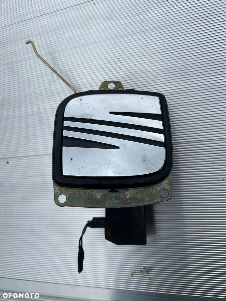Klamka bagażnika Seat Ibiza 3 6L6827573B - 1