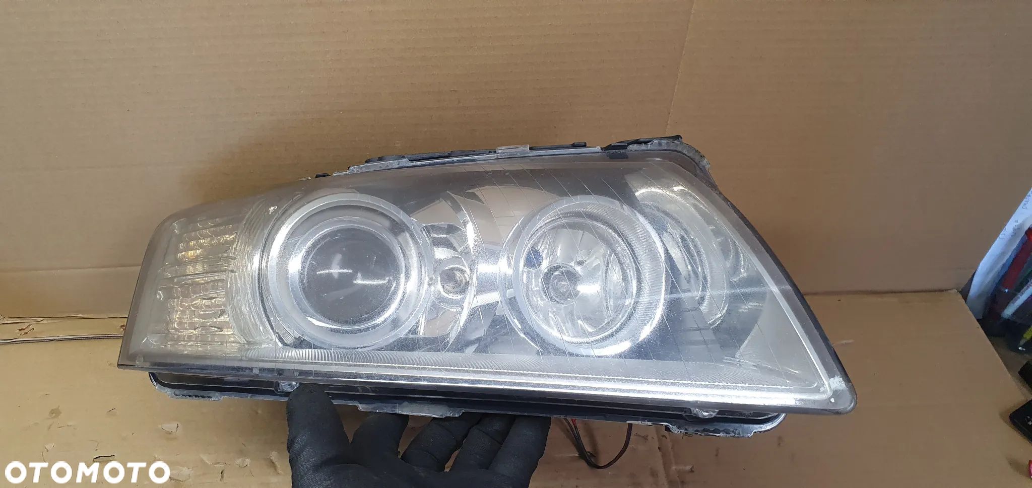 Lampa prawy przód przednia prawa BI XENON skrętny Audi A8 D3 4F0941329B - 1