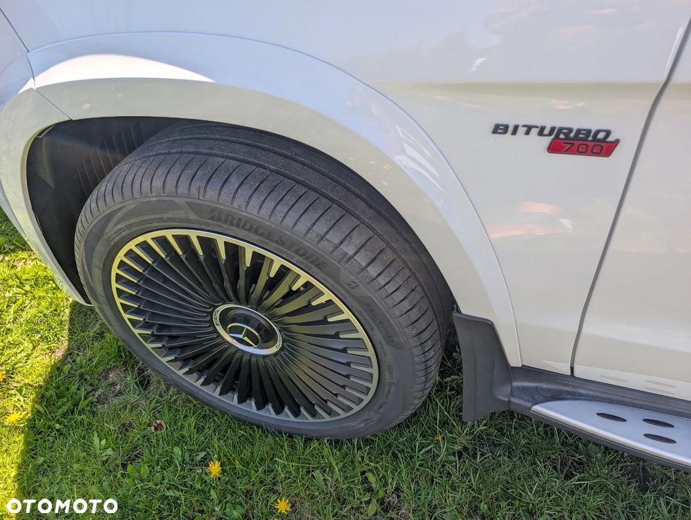 Mercedes-Benz GLS - 12