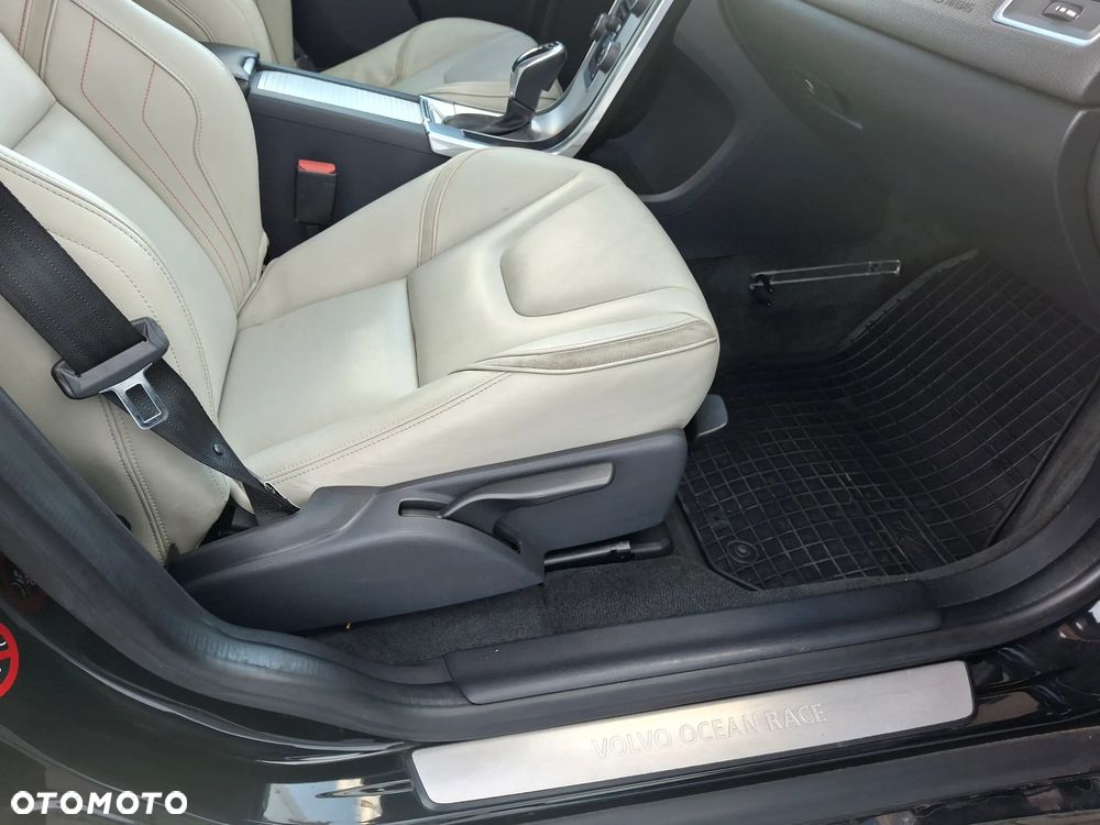 Volvo XC 60 D3 Geartronic Ocean Race - 32