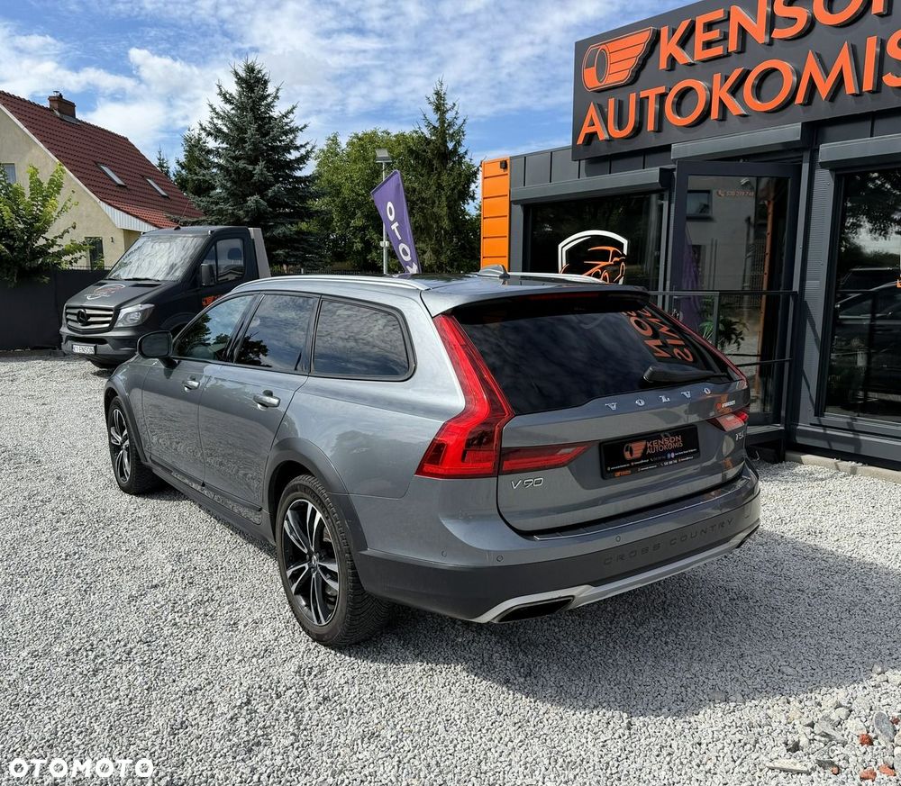 Volvo V90 Cross Country T5 AWD Pro - 4