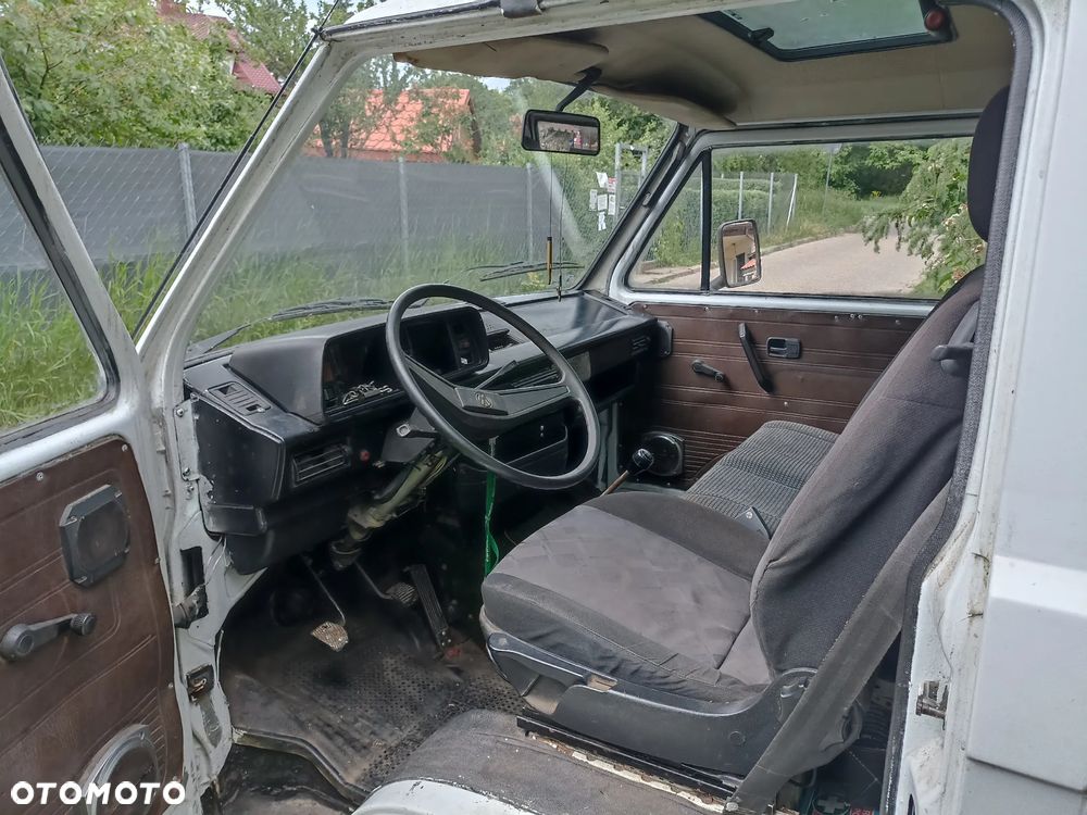 Volkswagen Transporter - 9