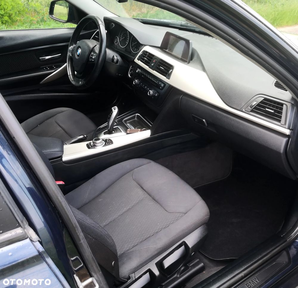 BMW Seria 3 318d DPF - 14