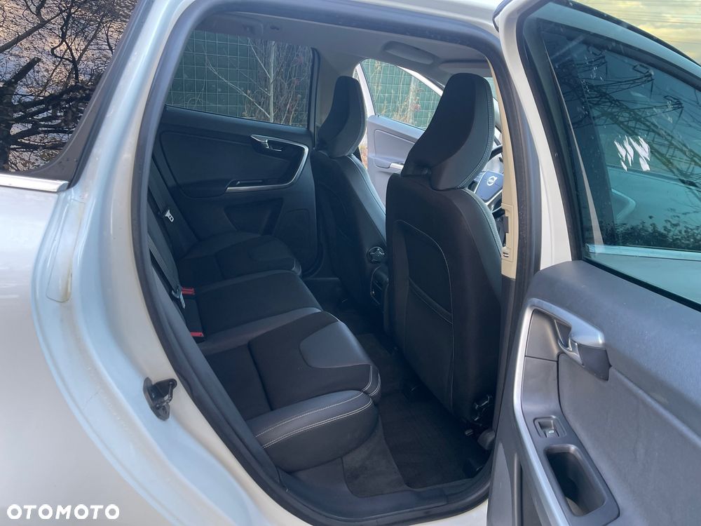 Volvo XC 60 D4 AWD Momentum - 15