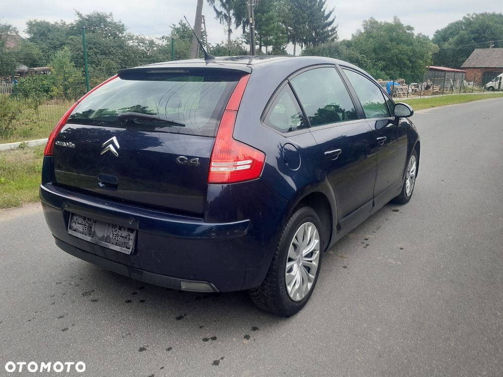 Citroën C4 1.6 16V Confort - 6