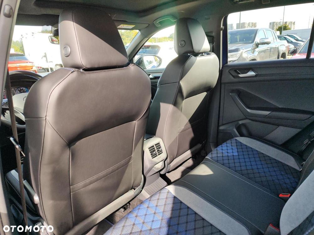 Volkswagen T-Roc - 18