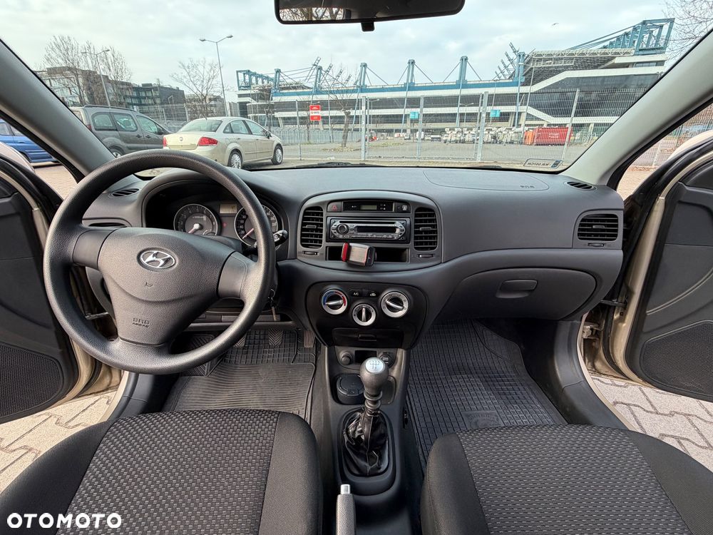 Hyundai Accent 1.6 Style A/C - 15