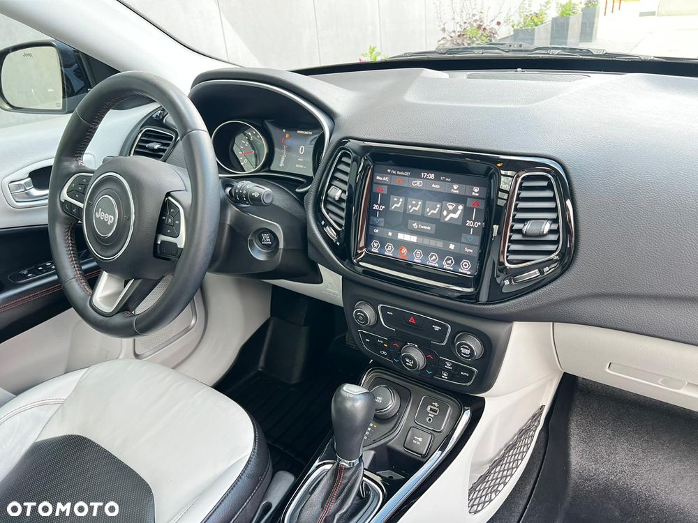 Jeep Compass - 16
