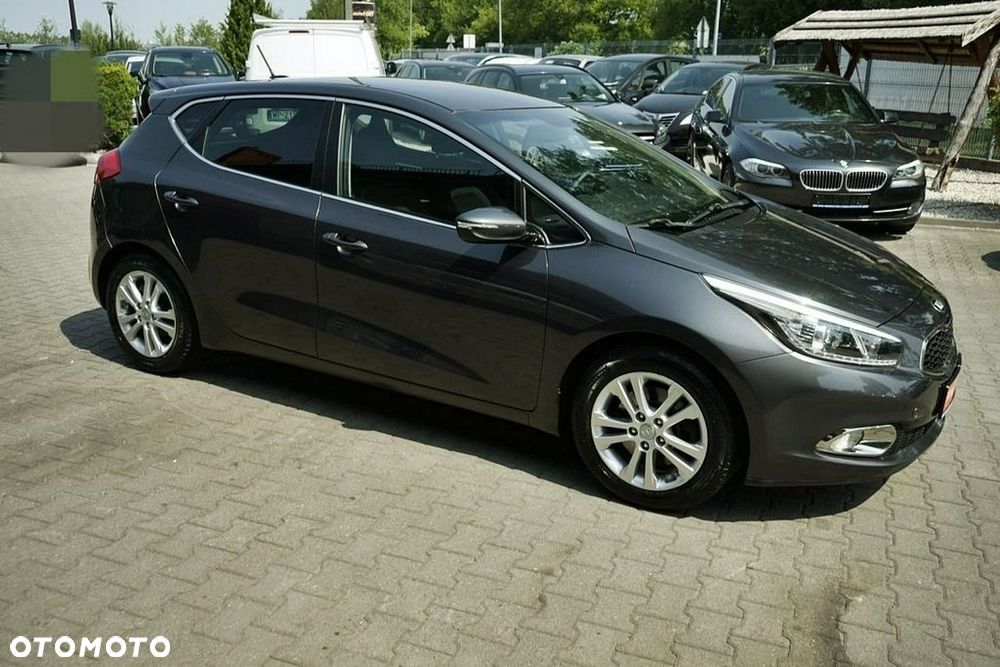 Kia Ceed - 8