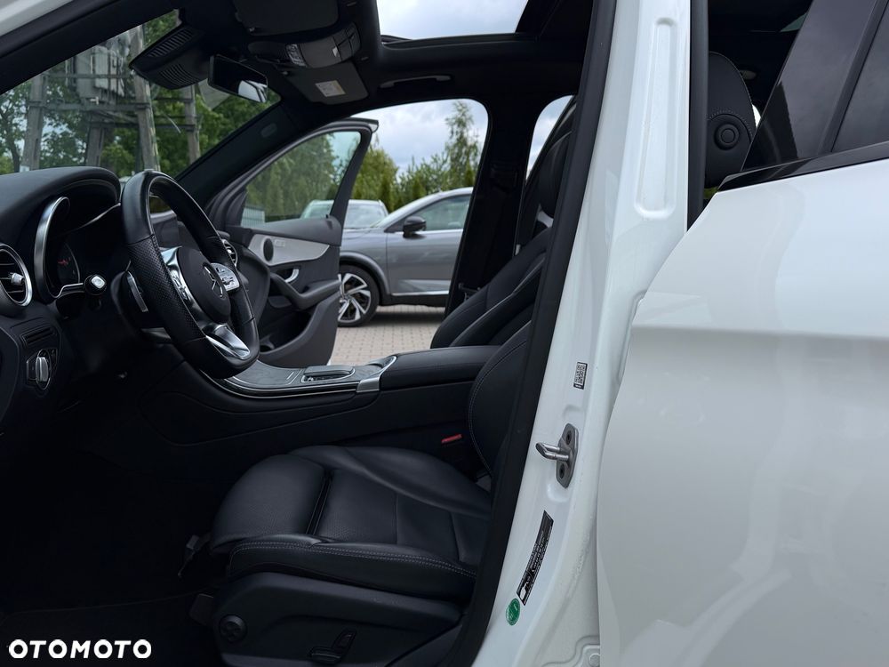 Mercedes-Benz GLC 300 de 4Matic 9G-TRONIC AMG Line - 33
