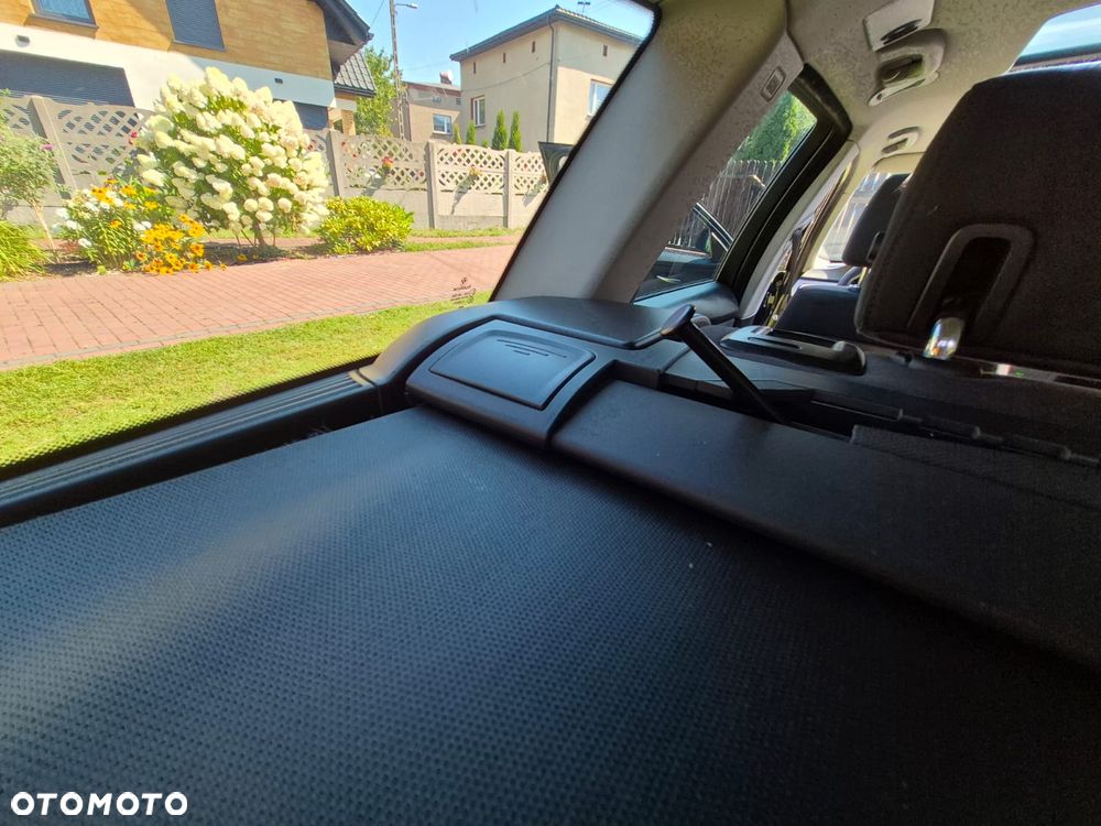 BMW Seria 3 320i - 33