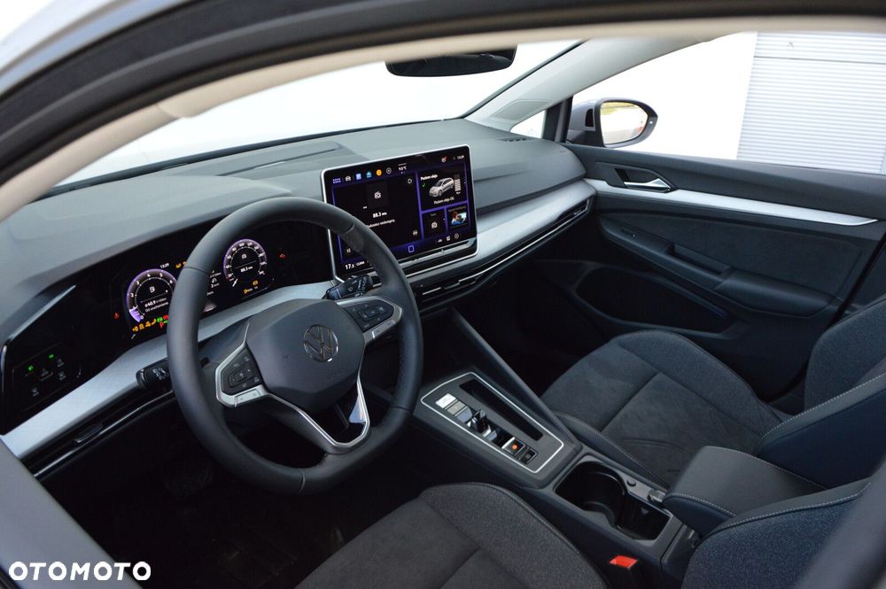 Volkswagen Golf Variant 1.5 eTSI mHEV Life Plus DSG - 3