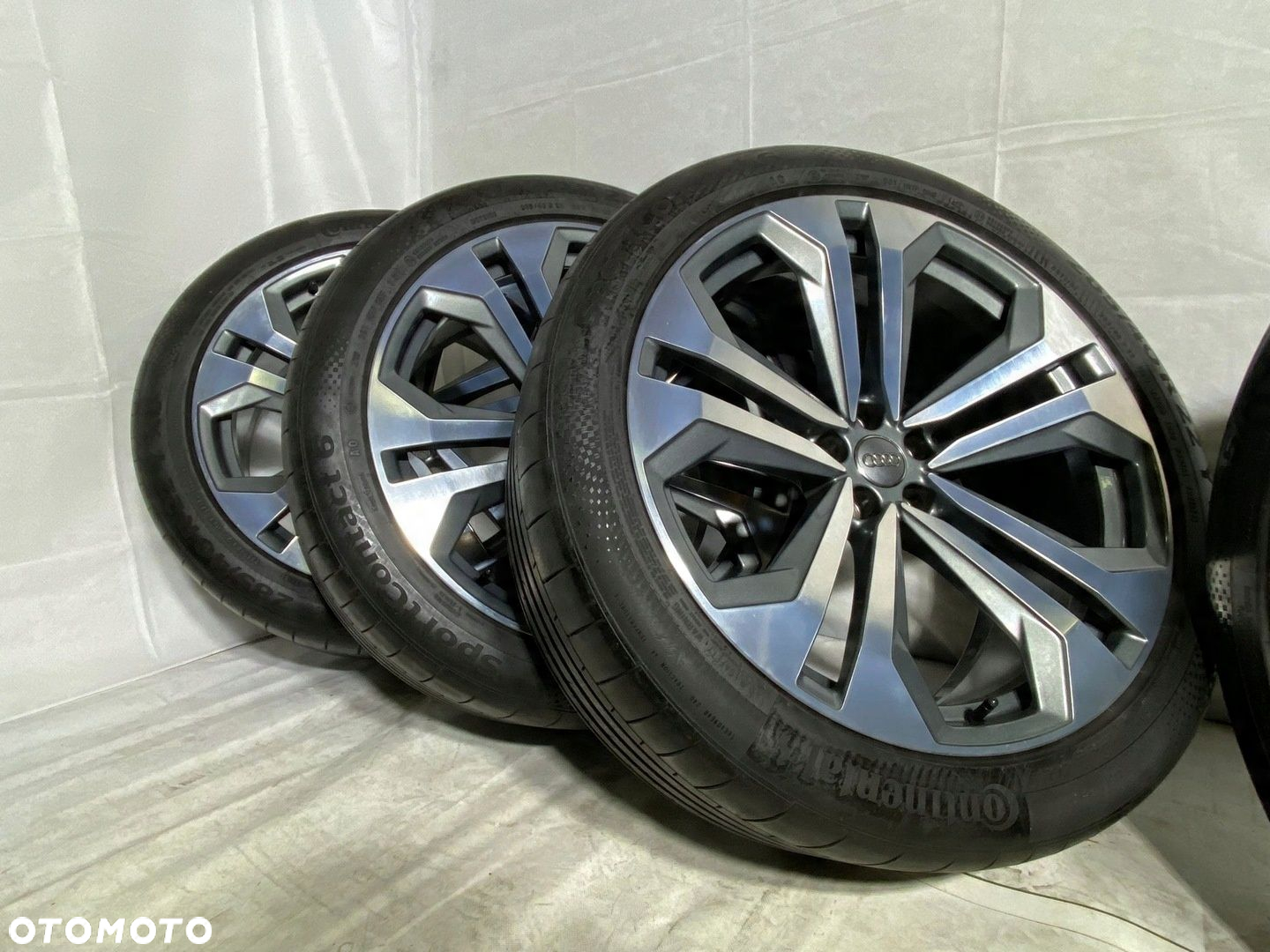 KOŁA ALUFELGI AUDI Q8 SQ8 4M8 285/40/R22 4M8601025K - 4