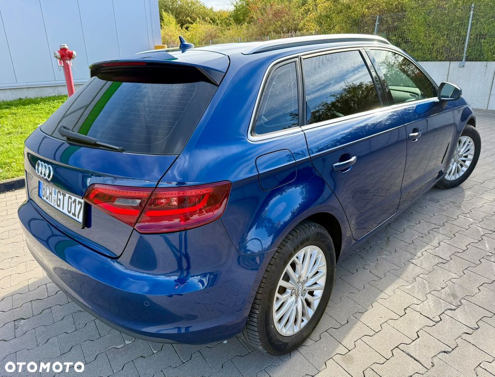 Audi A3 Sportback 1.6 TDI (clean diesel) Attraction - 4