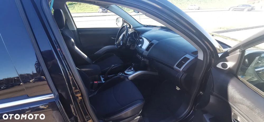 Mitsubishi Outlander 2.4 Intense CVT - 8