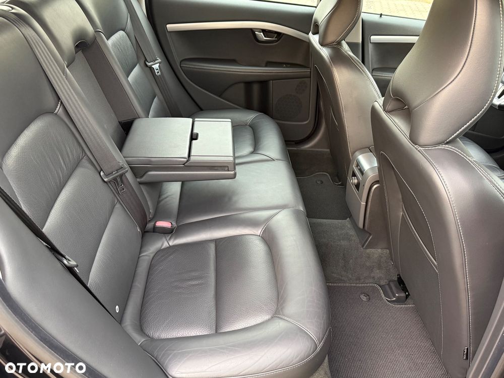 Volvo V70 D5 Geartronic Momentum - 18