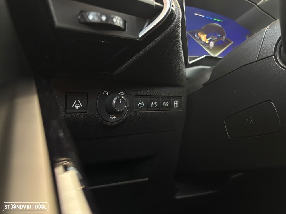 DS DS7 Crossback E-Tense Performance Line+ EAT8 - 13