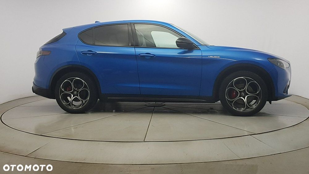 Alfa Romeo Stelvio - 8