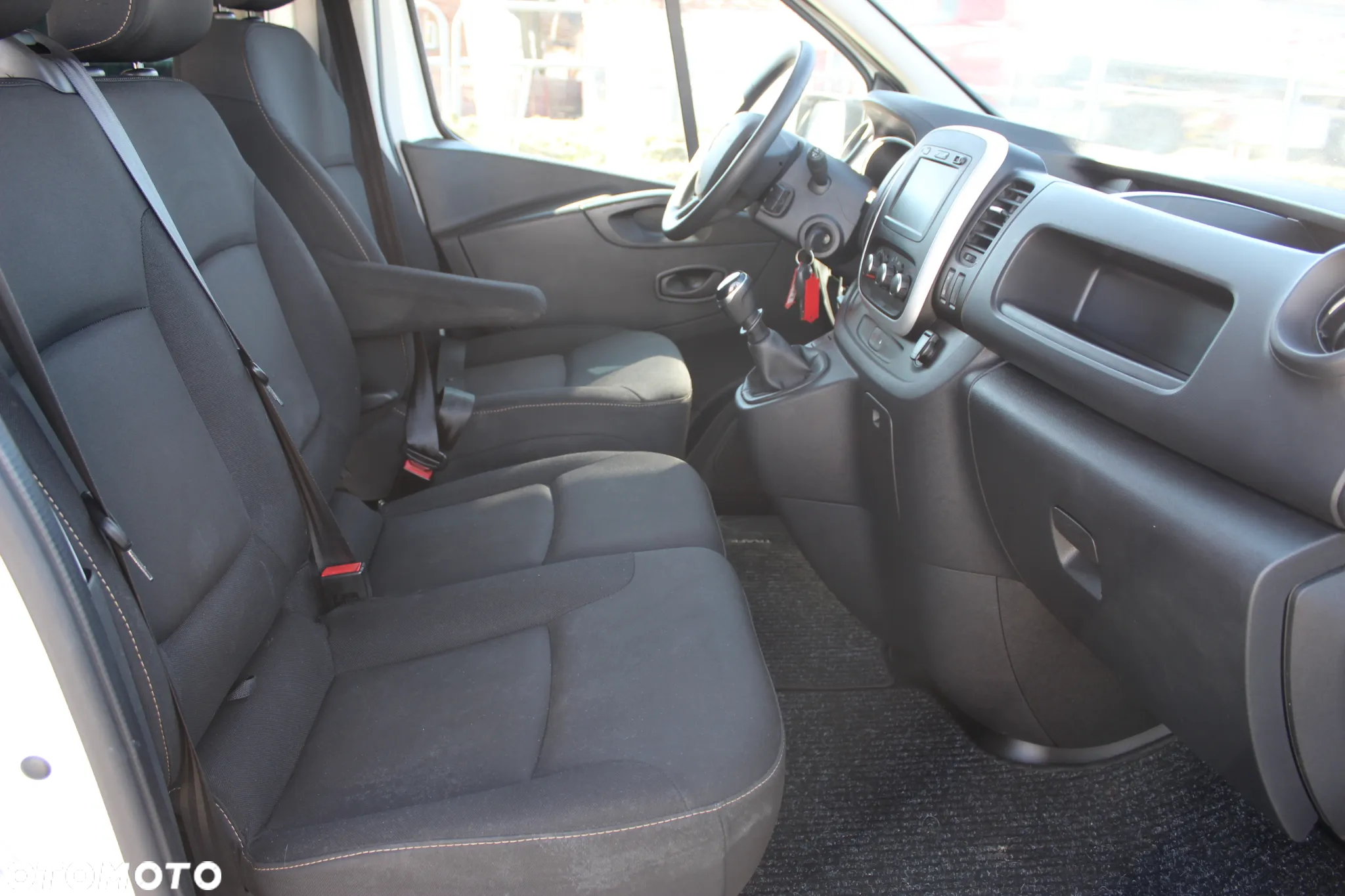Renault Trafic SpaceClass 2.0 dCi - 19