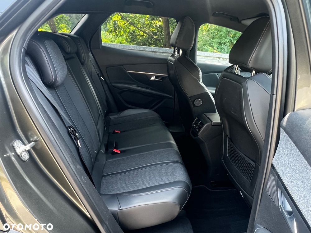 Peugeot 3008 PureTech 130 Stop & Start GPF Allure - 17