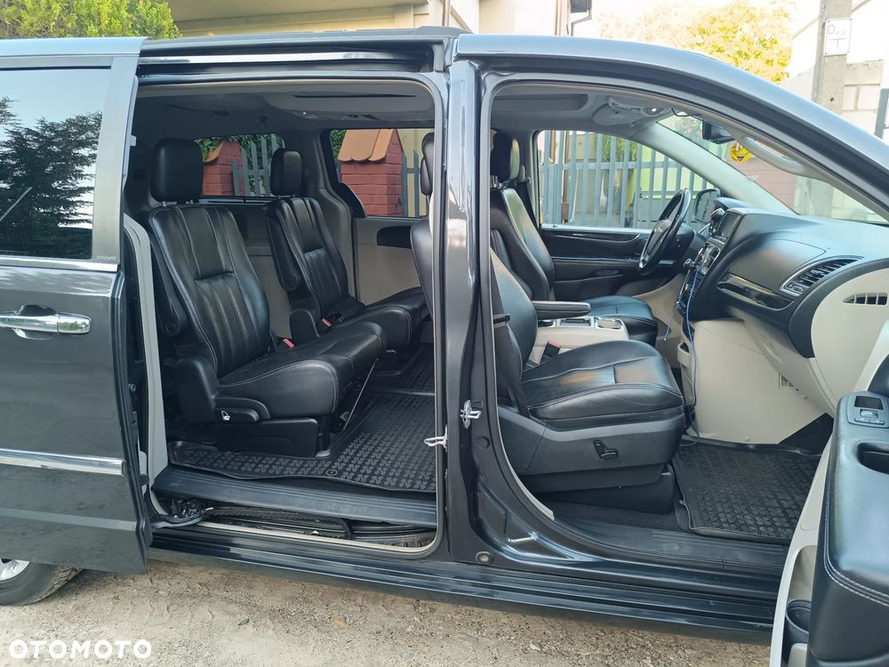 Chrysler Town & Country 3.6 Touring - 2