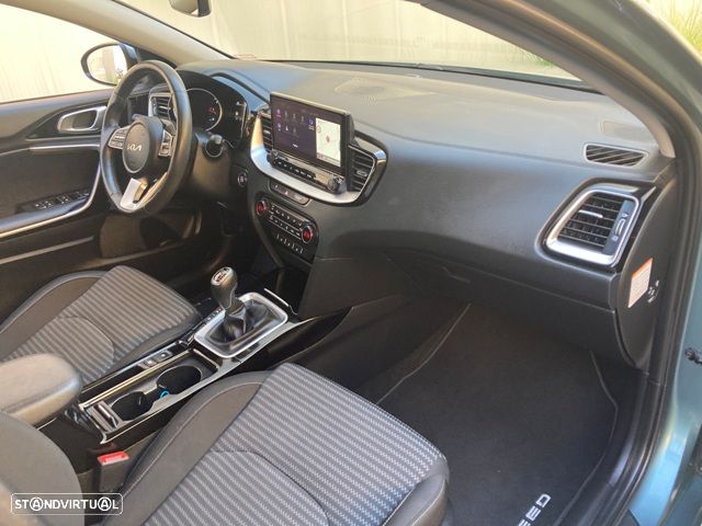 Kia Ceed 1.6 CRDi ECO-Dynamics+ (48V Mild-Hybrid) Platinum Edition - 37