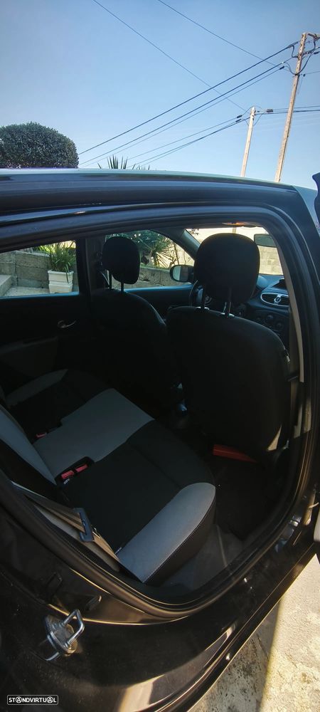 Renault Clio 1.2 16V Dynamique S - 4