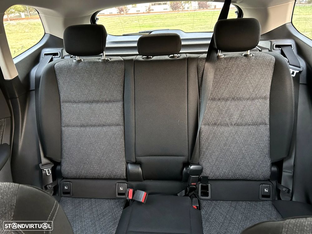 BMW iX1 eDrive20 — fotografia 17