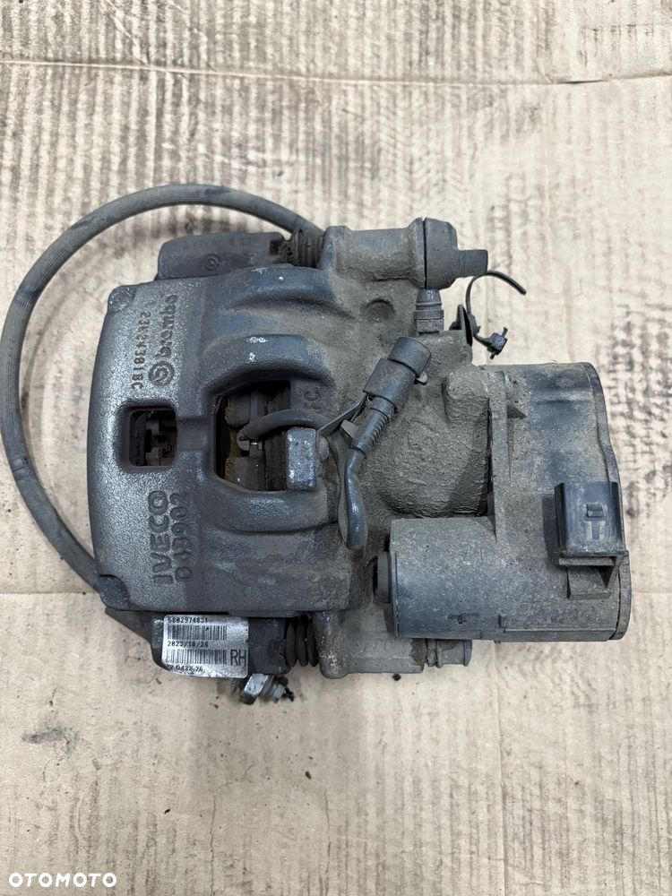 Iveco Daily 35s zacisk tylny hamulcowy prawy elektryczny - 1