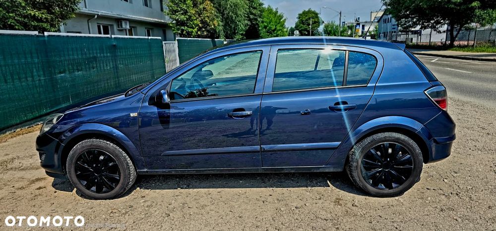 Opel Astra 1.9 CDTI DPF Cosmo - 1